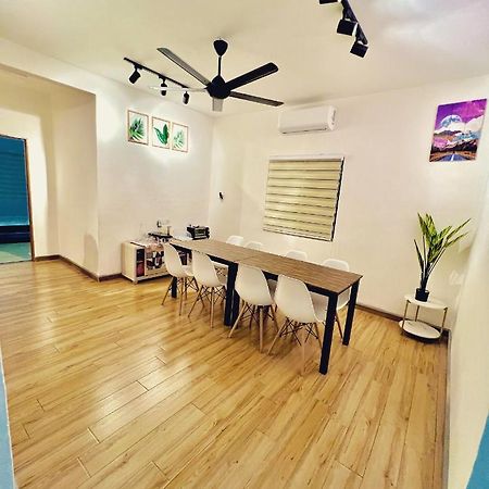 Raees Homestay Kampong Tanjong Minyak Buitenkant foto