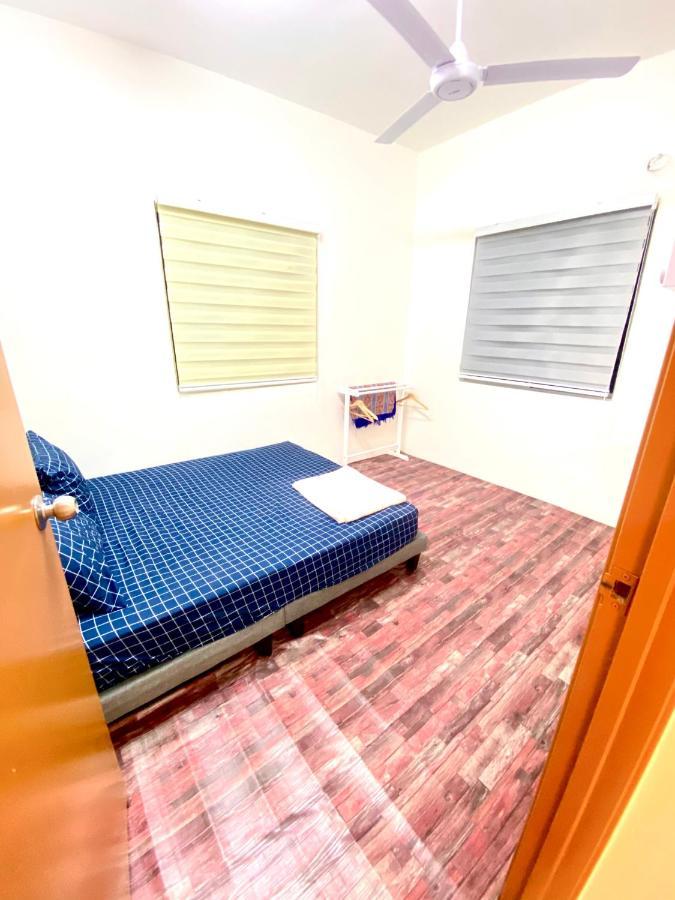 Raees Homestay Kampong Tanjong Minyak Buitenkant foto
