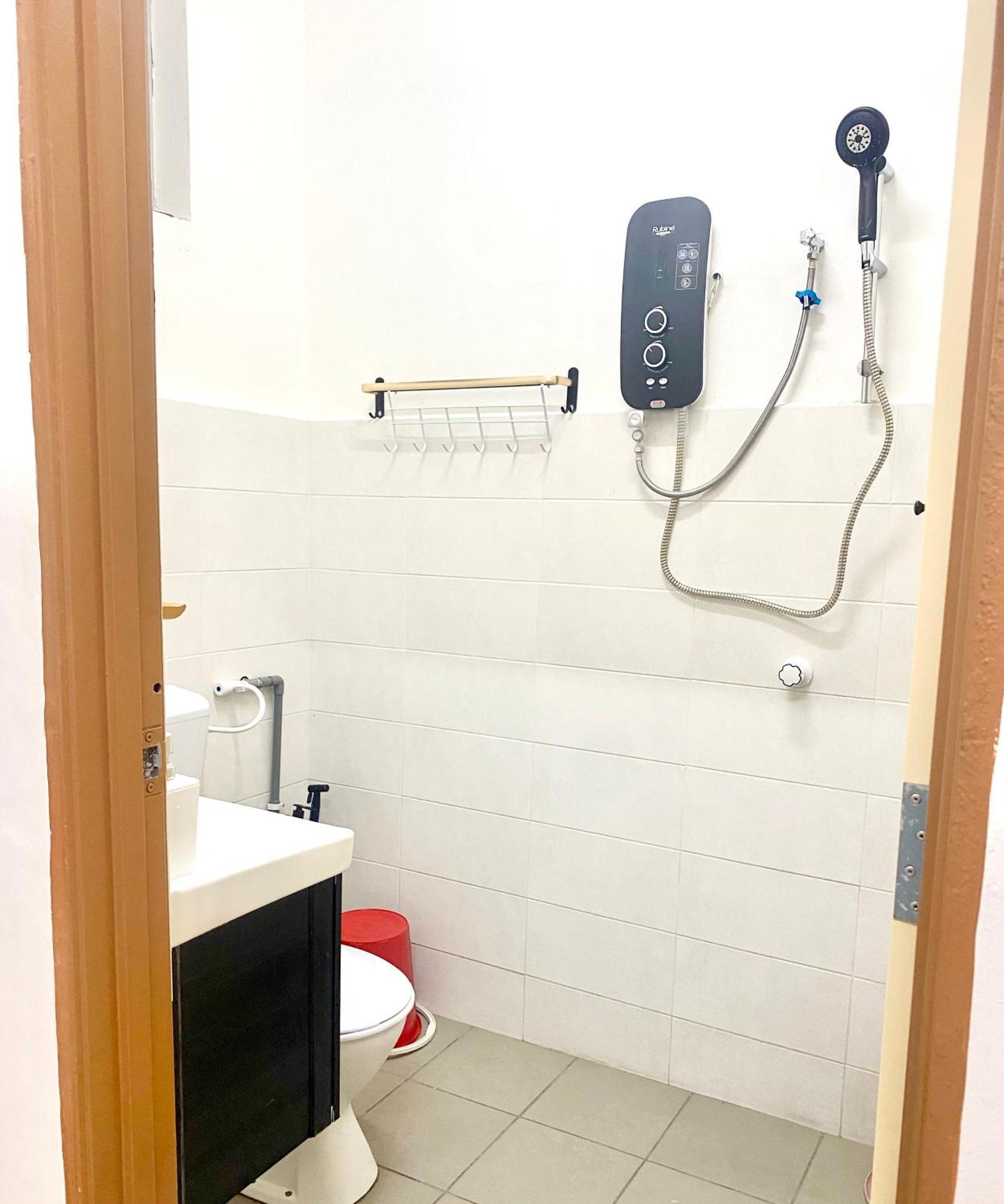 Raees Homestay Kampong Tanjong Minyak Buitenkant foto